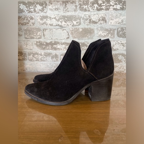 Steve Madden Prezzie Black Suede Leather Booties - Picture 4 of 6